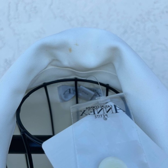 Vintage Casual Corner Women’s Two-Piece Suit in White - Picture 3 of 8